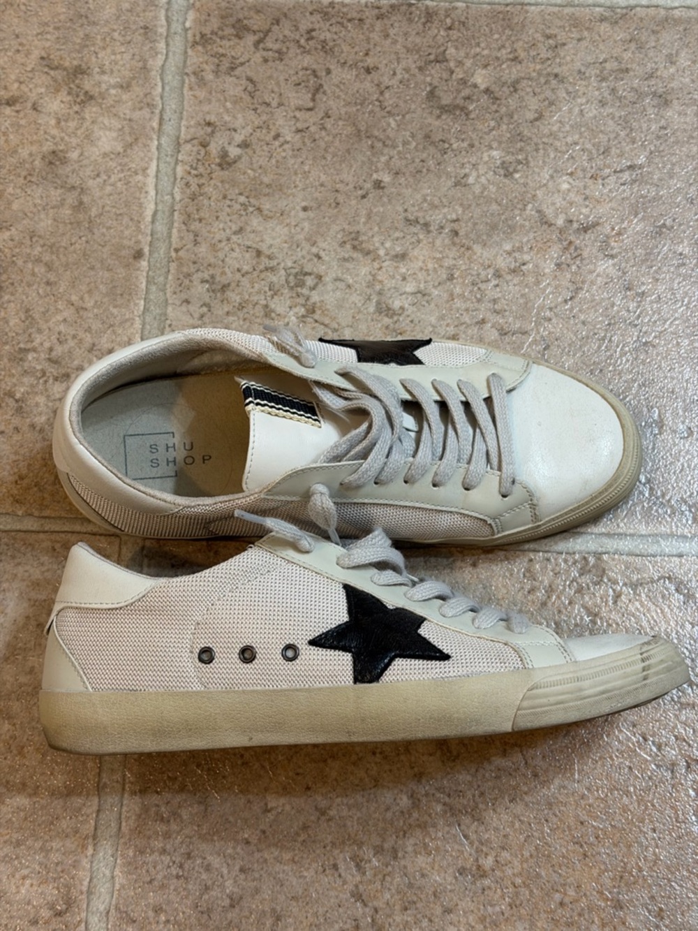 White Low-Top Sneakers with Black Star Accent